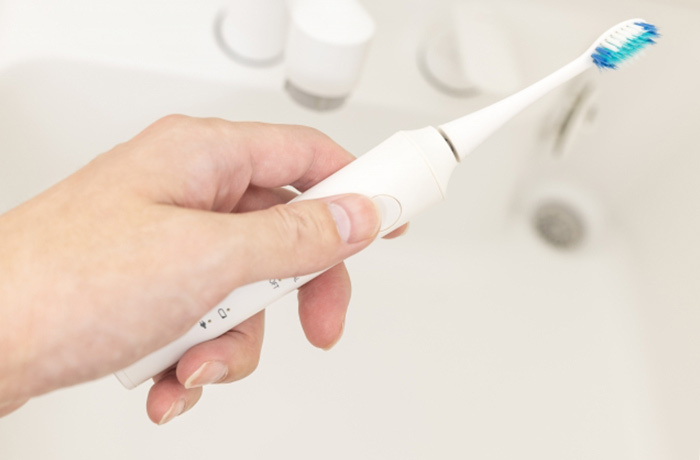 高齢の方にも便利な電動歯ブラシ